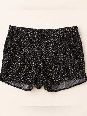 3/$30 H&M Ladies Black Floral Elastic-Waist Shorts / Ladies size Large Shorts